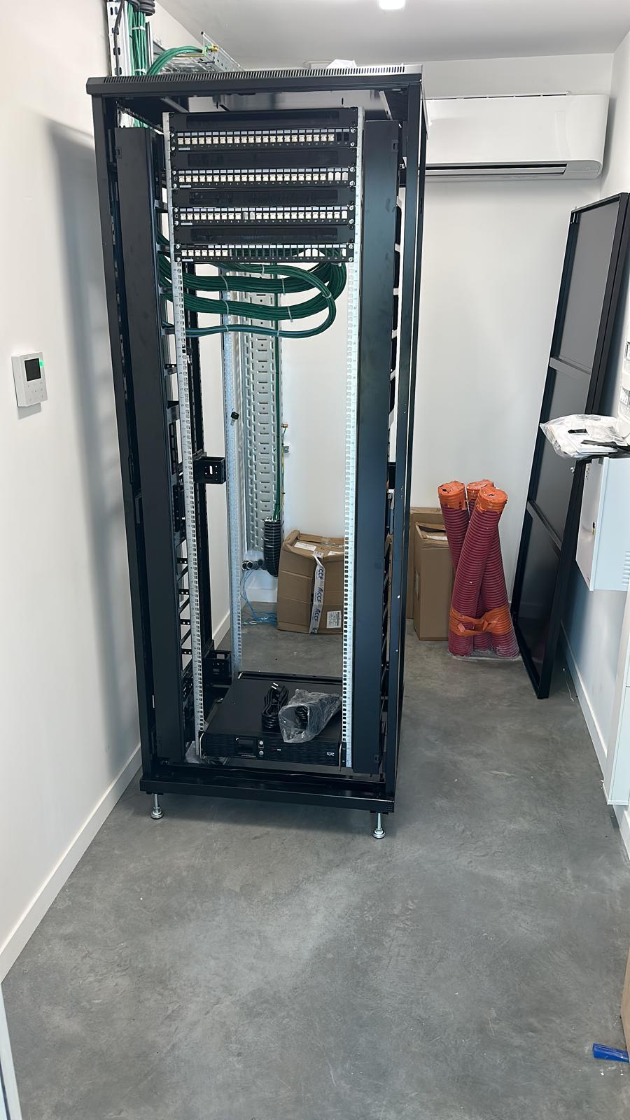 Raccordement, câblage, étiquetage et certification de baie informatique à Pibrac